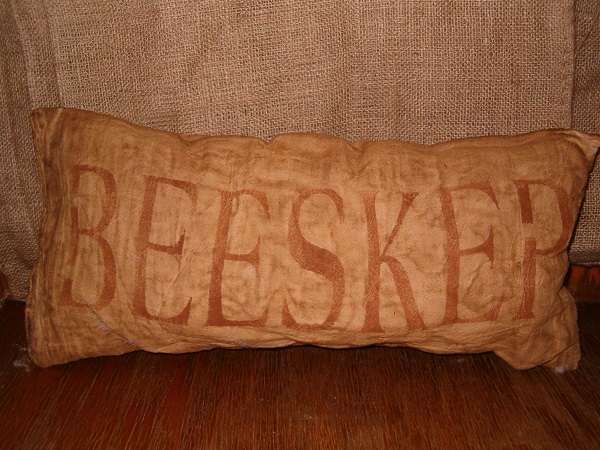 Beeskep pillow
