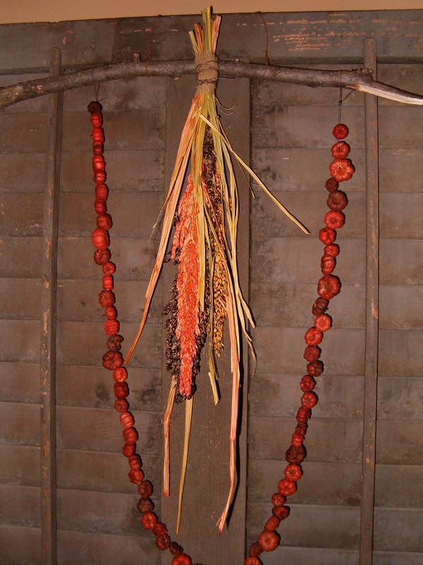 putka pod garland with dried florals
