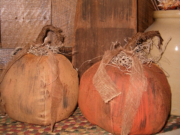 medium rusty pumpkins