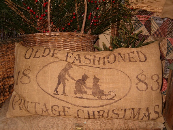 olde fashioned vintage Chritmas pillow