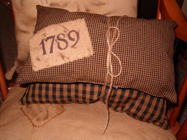 1789 black pillow set