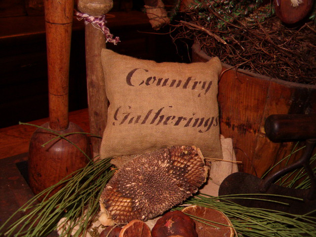 country gatherings pillow tuck