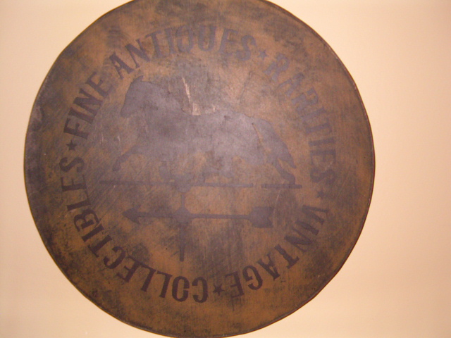 round fine antiques sign