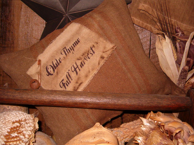 olde thyme fall harvest heirloom pillow