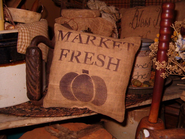 Market Fresh pillow tuck