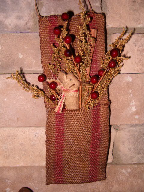 Burlap hanger with mouse