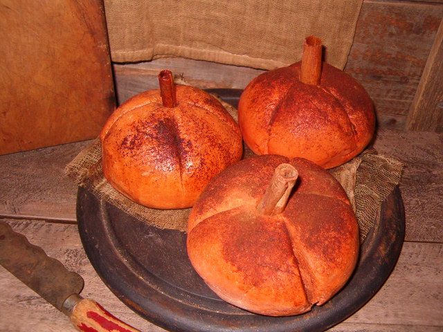 small pumpkin cakes