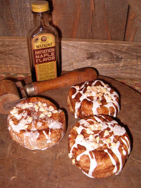 mini iced cinnamon buns