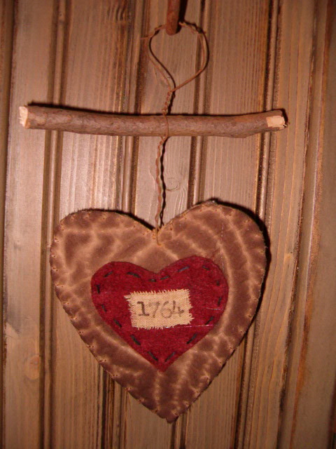 1764 quilt heart hanger