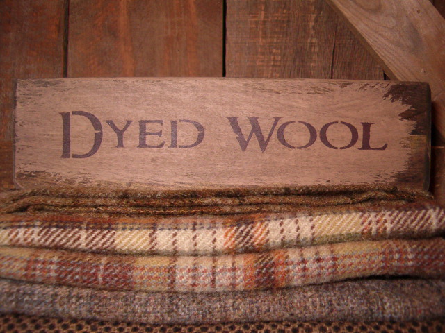 Dyed Wool shelf sitter