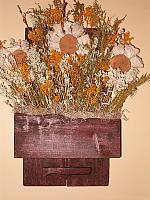 prim daisy wall box