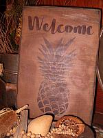 Welcome pineapple sign