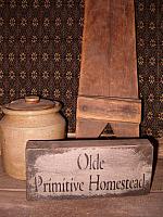 Olde primitive homestead shelf sitter
