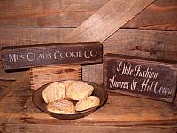 Mrs Claus Cookie Co or Old Fashioned smores shelf sitters